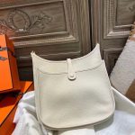HERMES CLEMENCE EVELYNE PM 25CM WHITE